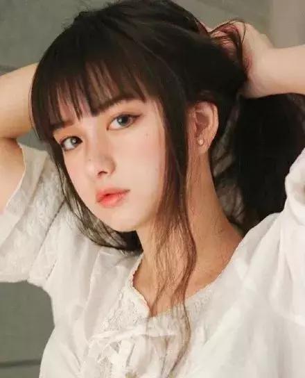 吃瓜古风女,穿越时空的甜蜜瓜果传奇