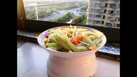 雪山中立吃瓜,揭秘神秘立吃瓜背后的故事