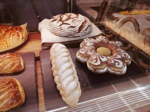 蛋糕店里吃瓜,蛋糕店里的瓜果盛宴