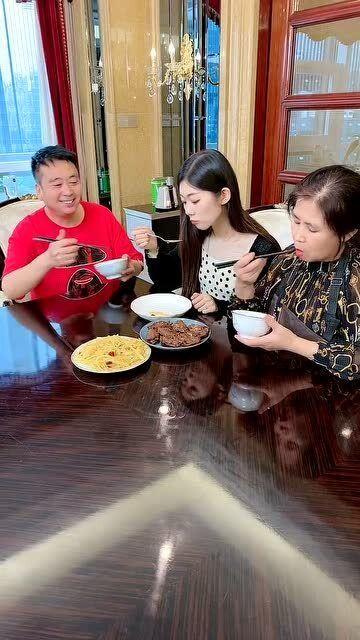 家婆不让媳妇吃瓜,家婆不让媳妇吃瓜背后的温馨故事